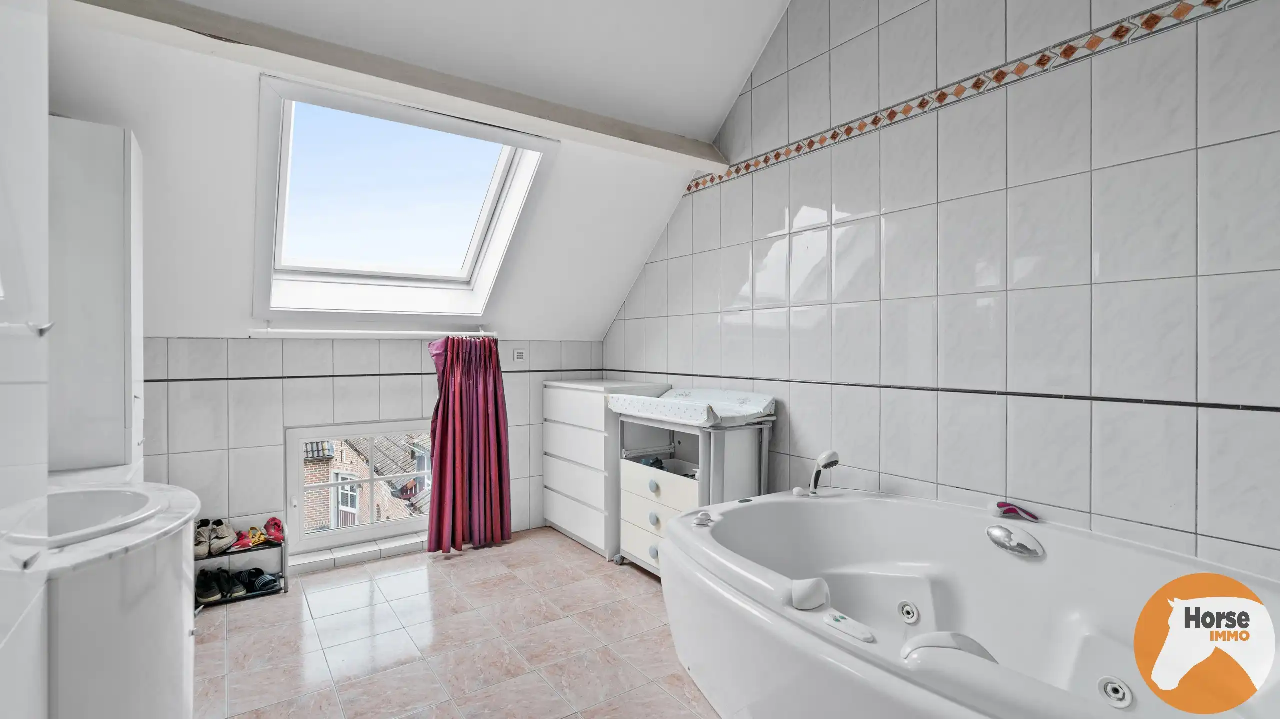 TOLLEMBEEK - Prachtige woning met 3 loodsen op +-2,9ha. foto 27
