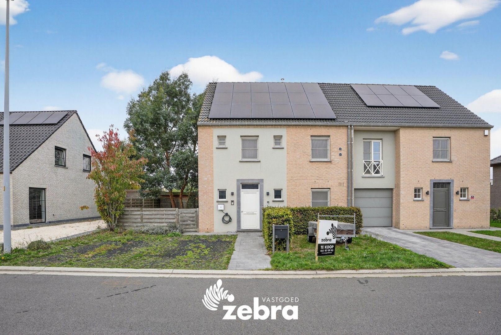 Energiezuinige halfopen bebouwing met vier slaapkamers te Roeselare! foto {{pictureIndex}}