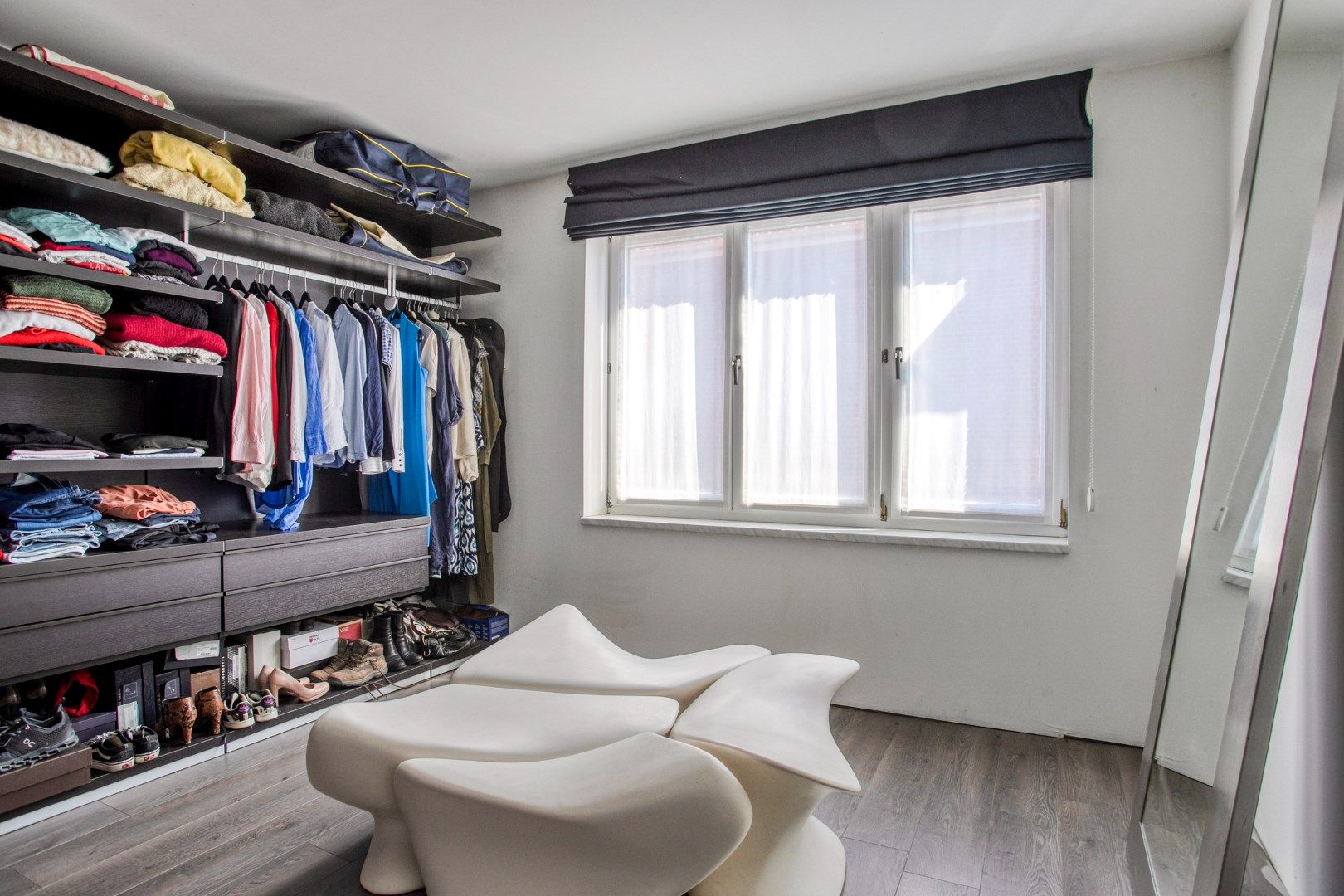 Ruime woning met 3 slaapkamers, bureau en tuin! foto 10