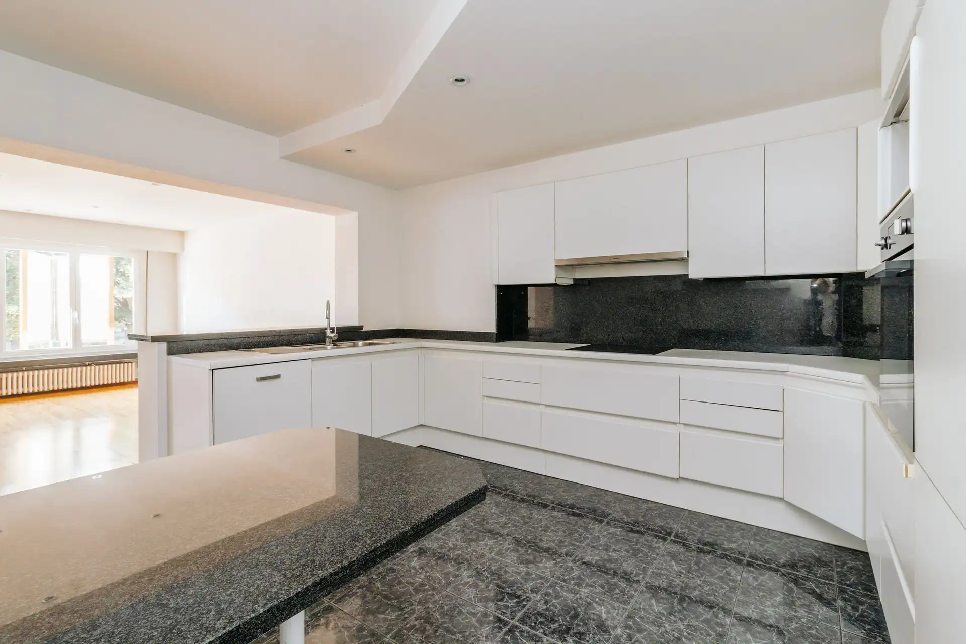 Zeer ruim 2-slaapkamerappartement in het centrum van Wilrijk foto 5