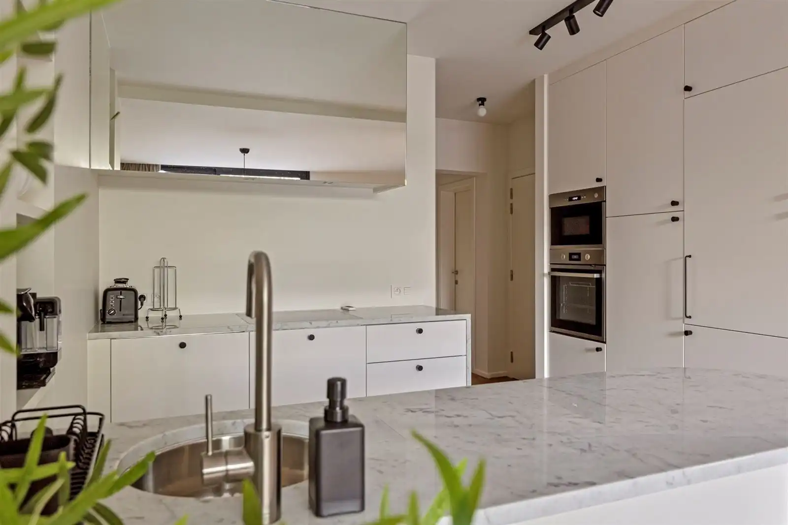Mortsel: Hoogstaand afgewerkte gemeubeld charme appartement  foto 5