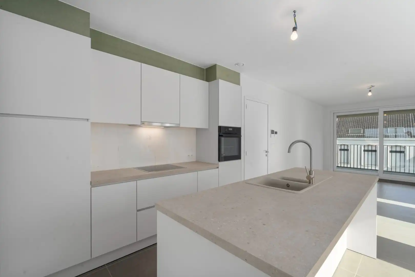 Energiezuinig en kwalitatief appartement met 2 slaapkamers en 2 terrassen. foto 3