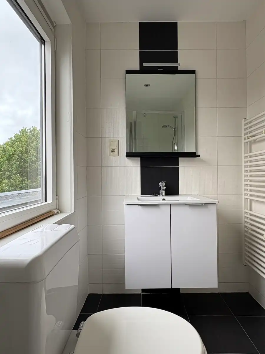 Verzorgde duplex met 1 slaapkamer en bureau foto 13