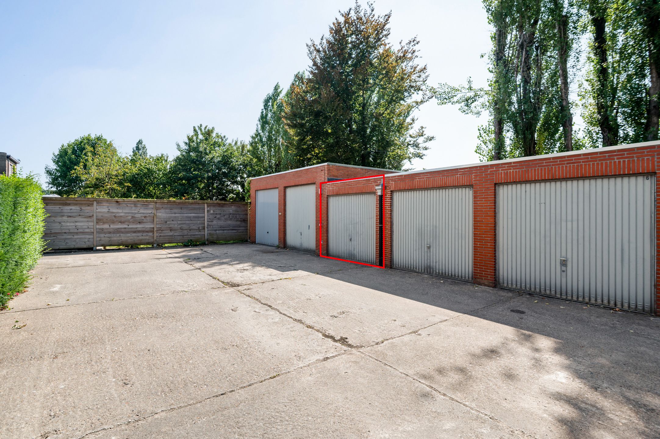 Mooi gelijkvloers appartement met 2 slk., tuin en garagebox foto 15