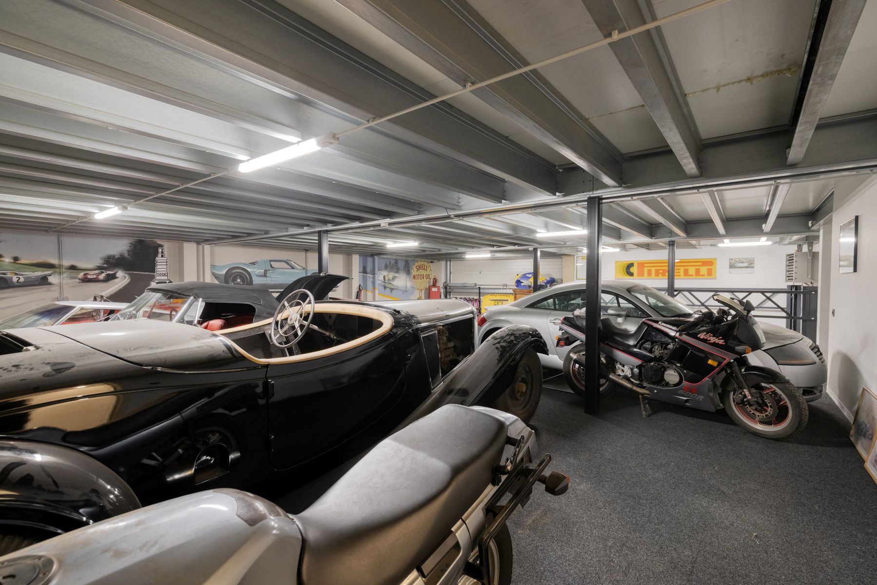 Recent vernieuwde loods met bovenliggend luxe appartement ! foto 8