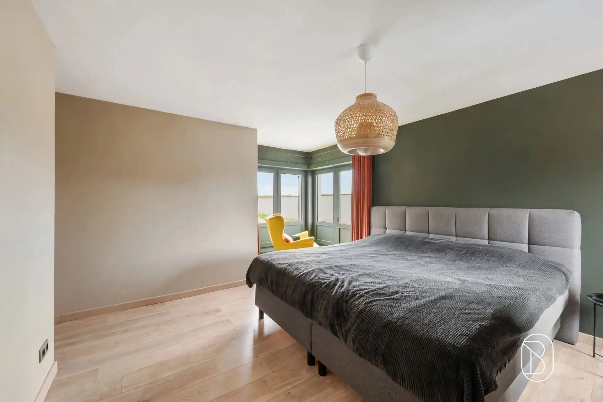 Instapklare woning met loods van 240 m² op topligging foto 9