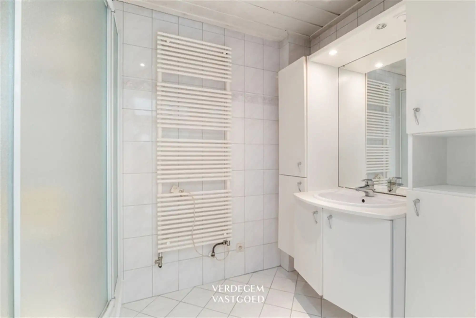 Te renoveren woning met uitzonderlijk potentieel in het centrum van Zelzate foto 17