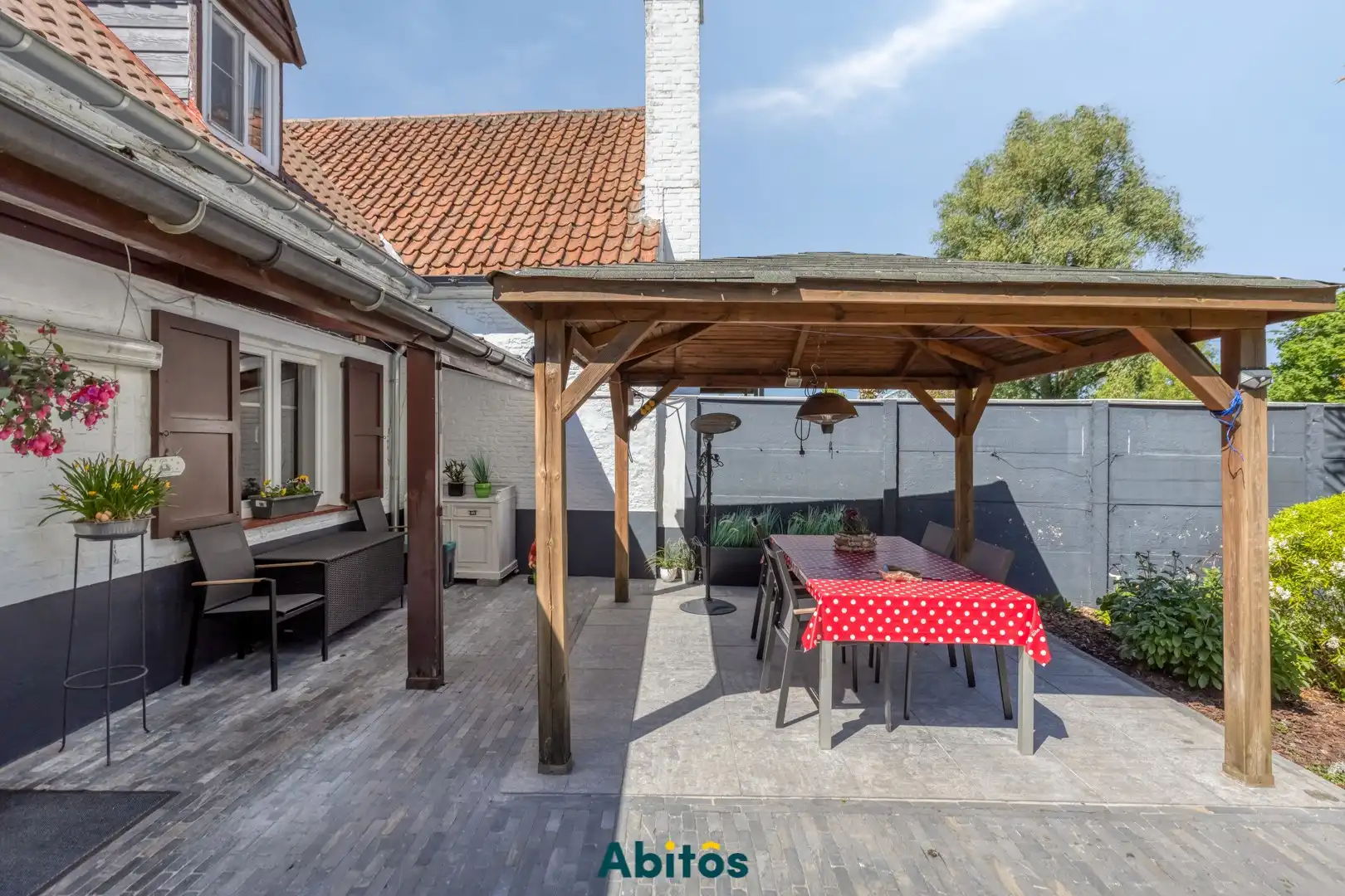 Hoofdfoto van de publicatie: Authentieke hoeve met 5 slaapkamers op uniek domein van 6.546 m² in de Assels