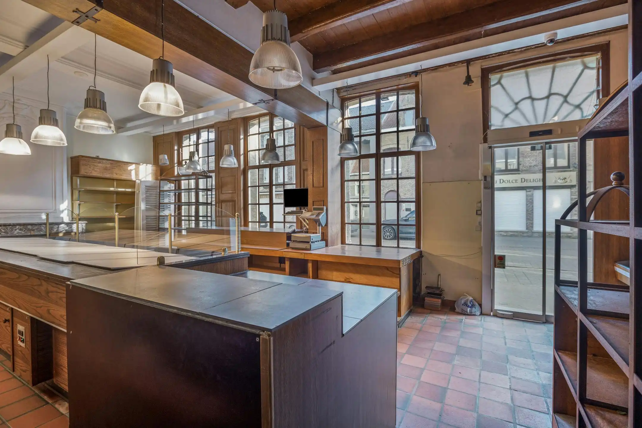 Handelspand met woning in centrum Veurne. foto 2