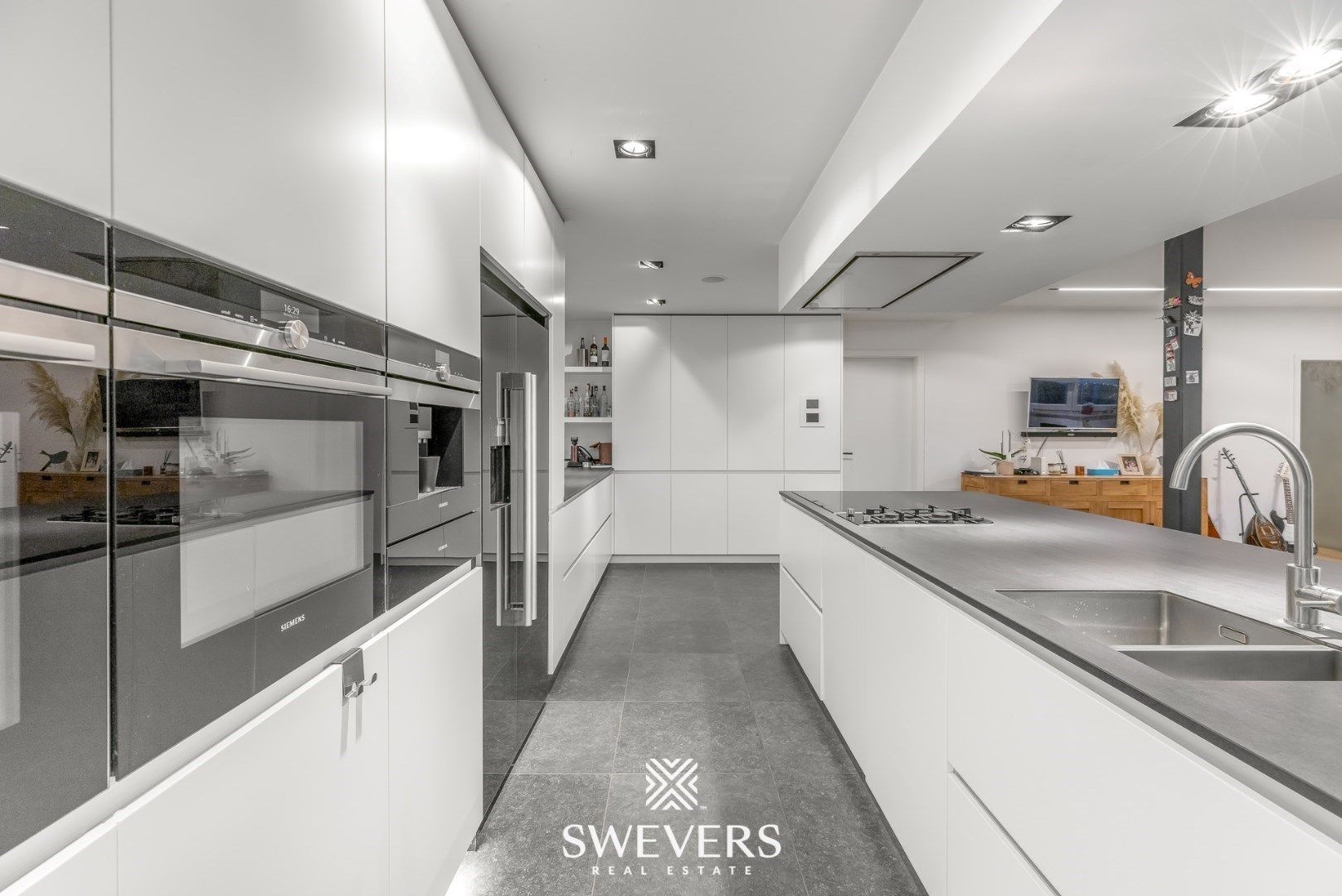 Villa met zwembad en poolhouse op 14a 40ca te Sint-Truiden foto 7