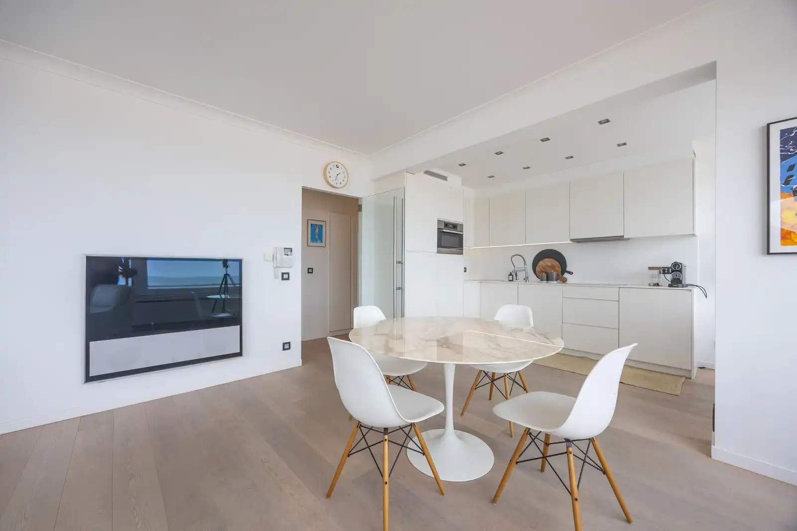 Subliem hoekappartement met frontaal zeezicht en 2 slpk foto 2