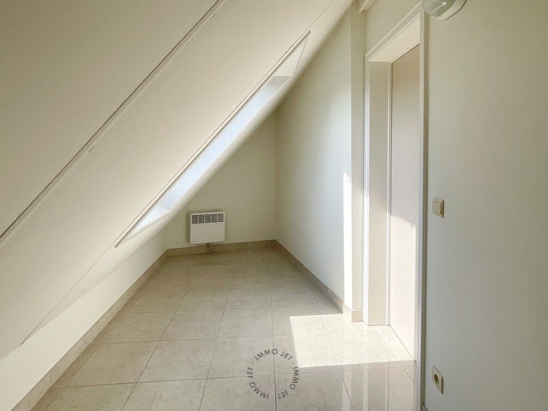 Duplex appartement in het centrum van Beveren foto 8
