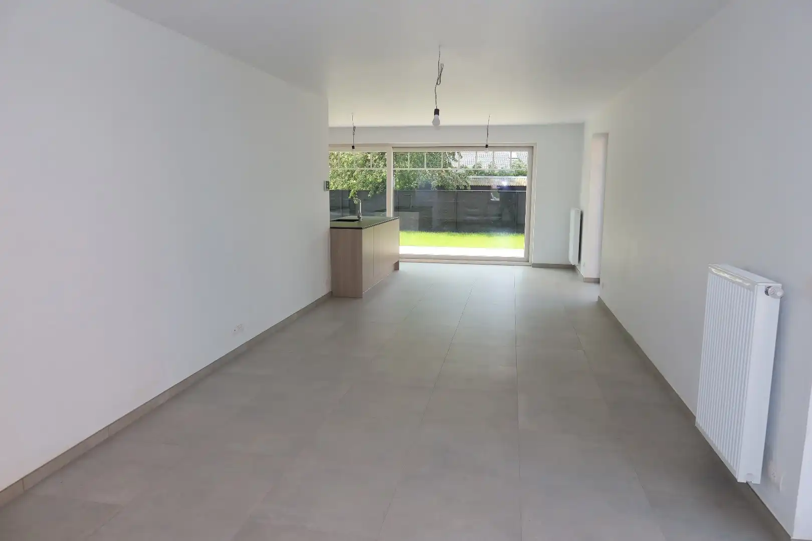 Recente pastorijwoning met 3 slk, carport en tuin foto 5