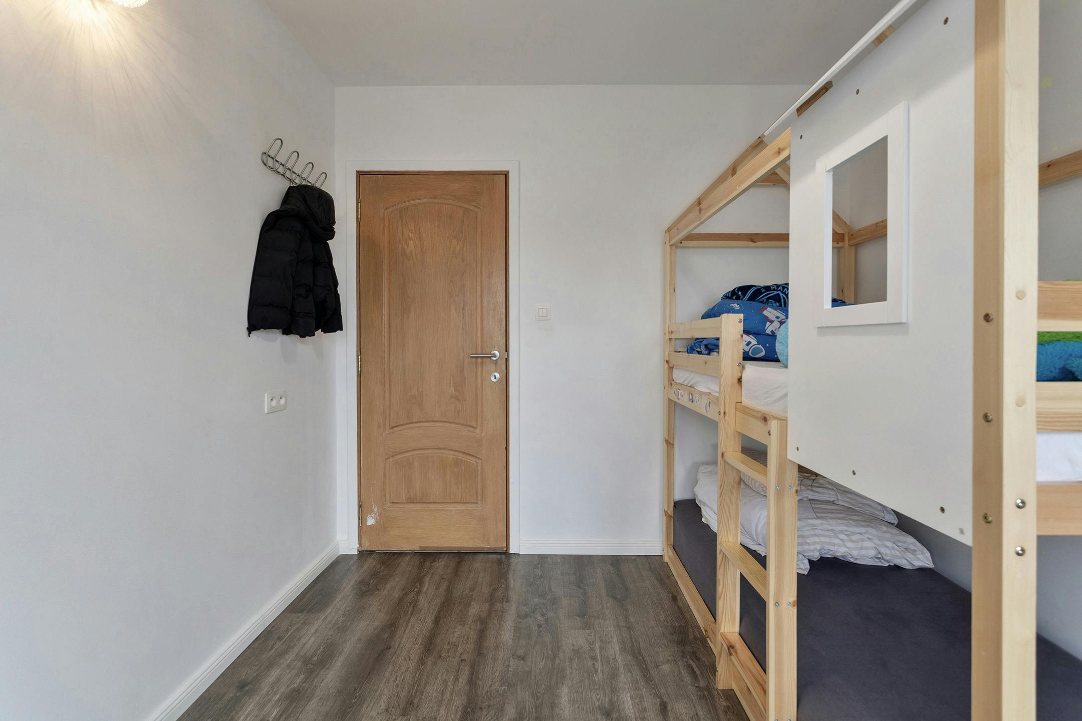 Appartement met 2 slaapkamers en ruim terras te Deurne! foto 9