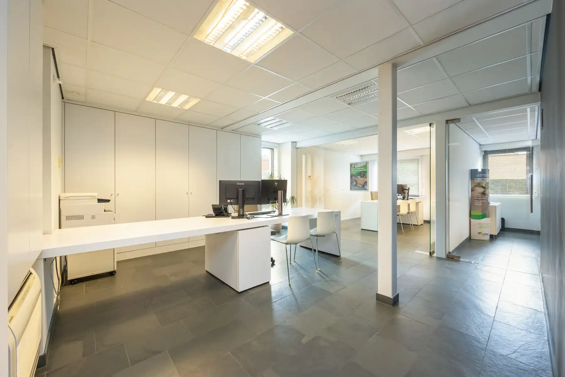 Goed gelegen kantoorruimte (circa 265m²) in het centrum van Meer (Hoogstraten) met parking. foto 8