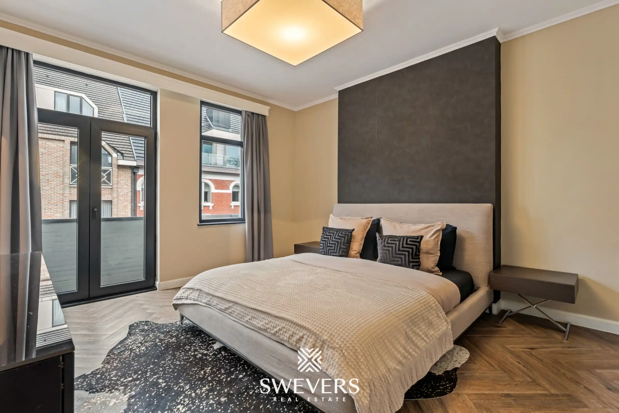 Exclusief gerenoveerde stadswoning met garage en drie terrassen in hartje Hasselt foto 32