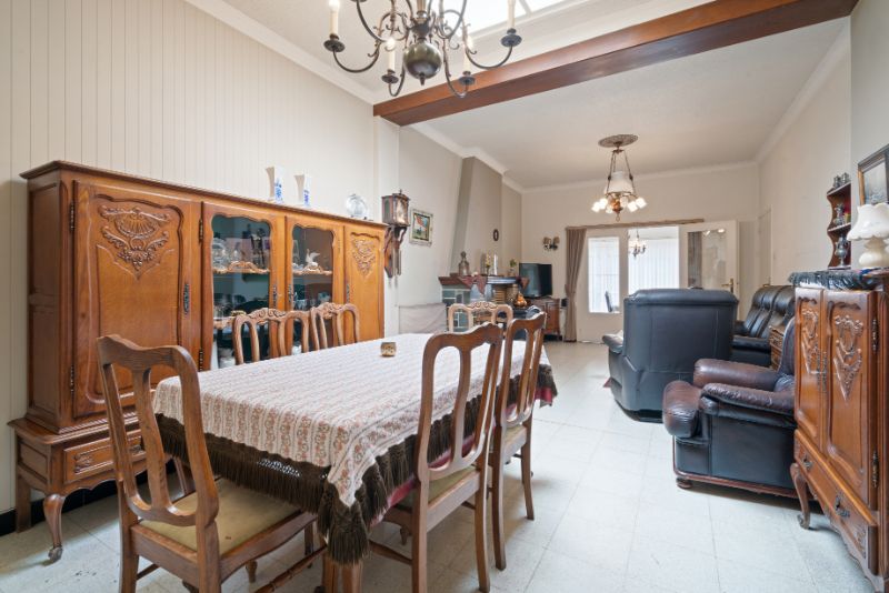 Ruime woning met 4 slaapkamers op 1752m² foto 8