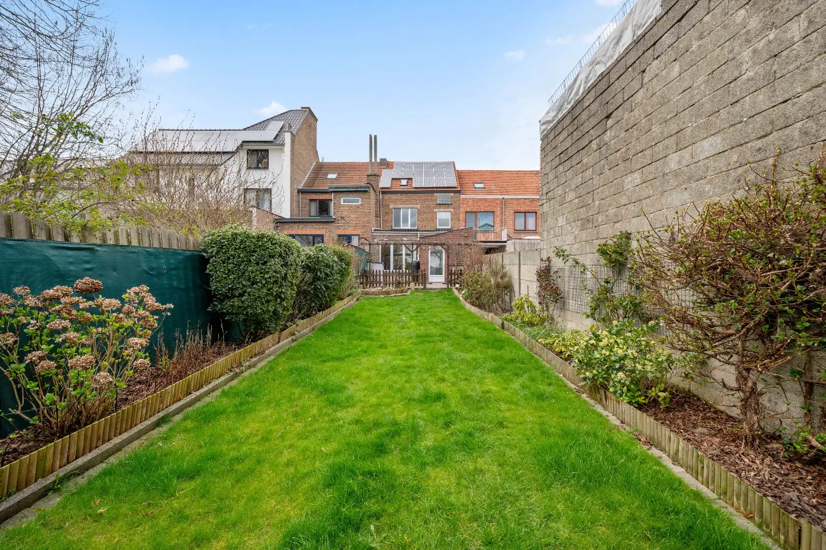 Instapklare rijwoning op een goede ligging in Tienen, met een prachtig zicht op de velden. foto 3