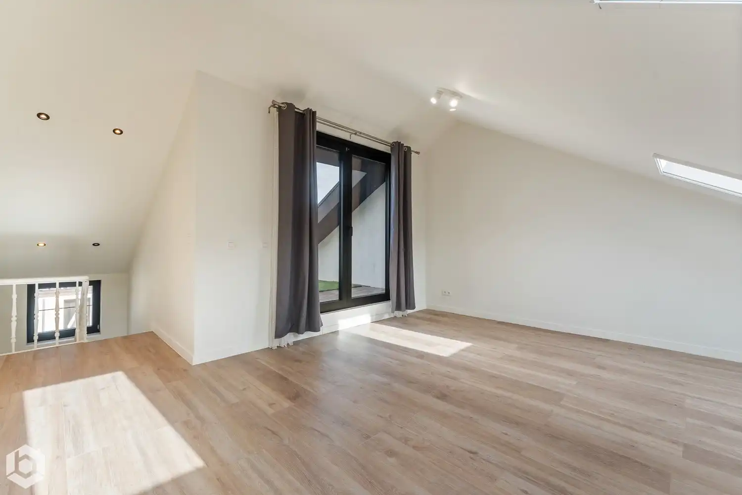 Gerenoveerd herenhuis met 4 slpkrs, 2 badkamers en stadstuin vlakbij Park Spoor Noord foto 17
