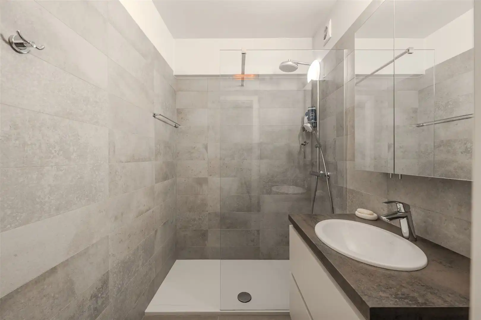 Instap klaar 1-slaapkamer appartement met schuin zeezicht foto 22