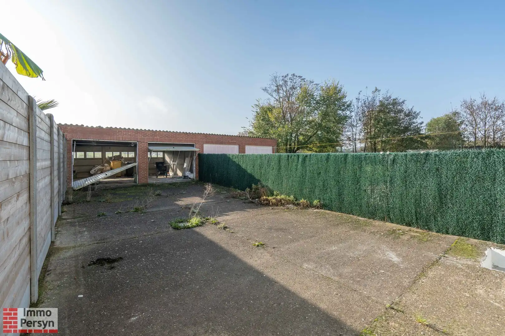 Ruime gerenoveerde gezinswoning met 4 slaapkamers, 2 badkamers en dubbele garage foto 28