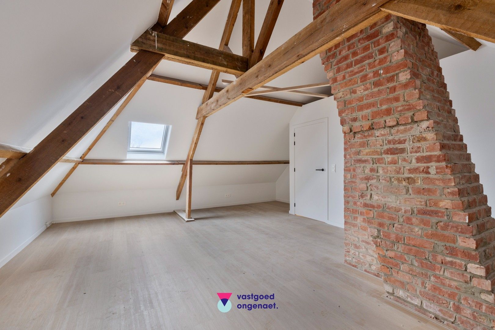 Instapklare, recent gerenoveerde woning op toplocatie in Laarne foto 15
