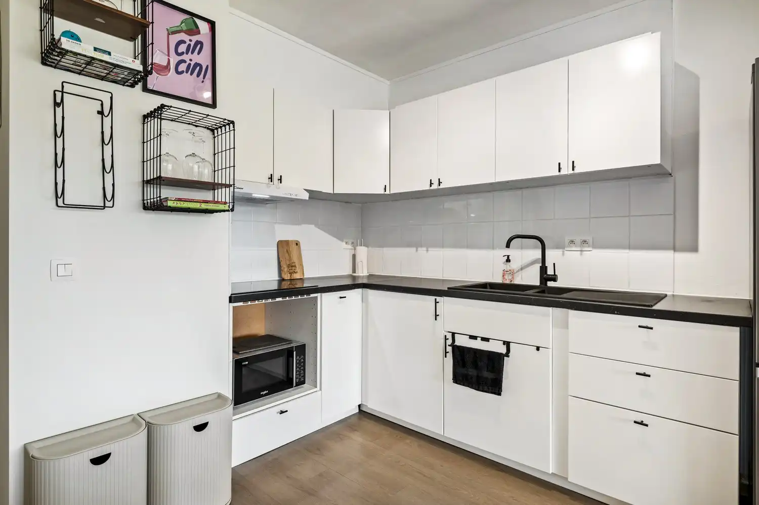 Instapklaar appartement met garage op toplocatie in Kapellen foto 7