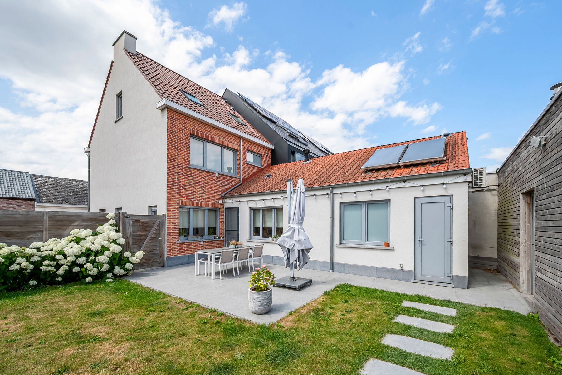 Instapklare woning met 4 slaapkamers en magazijn foto 25