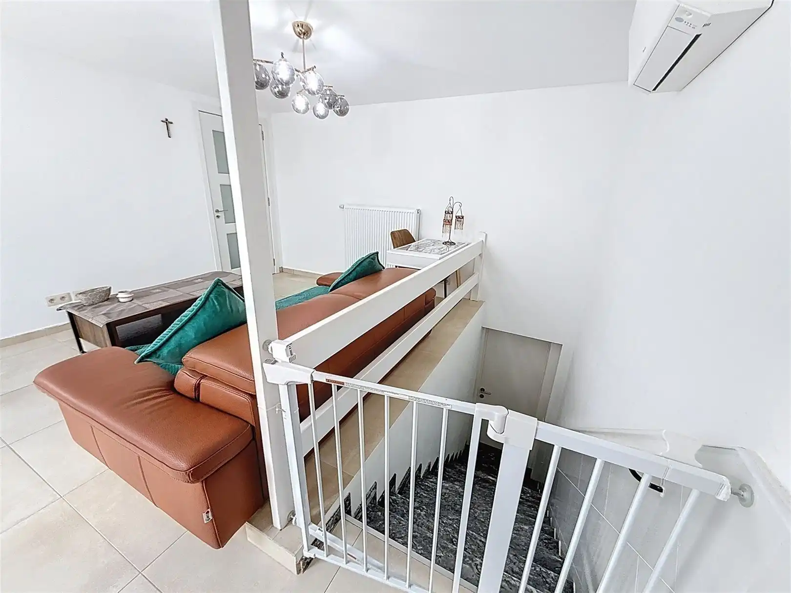 Ruime gerenoveerde woning, 5 slpks, 2 bdks, tuin, 11a 11ca  foto 49