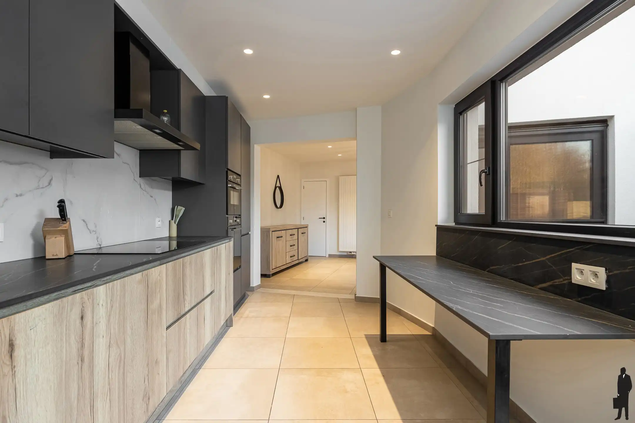 Volledig gerenoveerde gezinswoning met 3 slpk en tuin foto 6