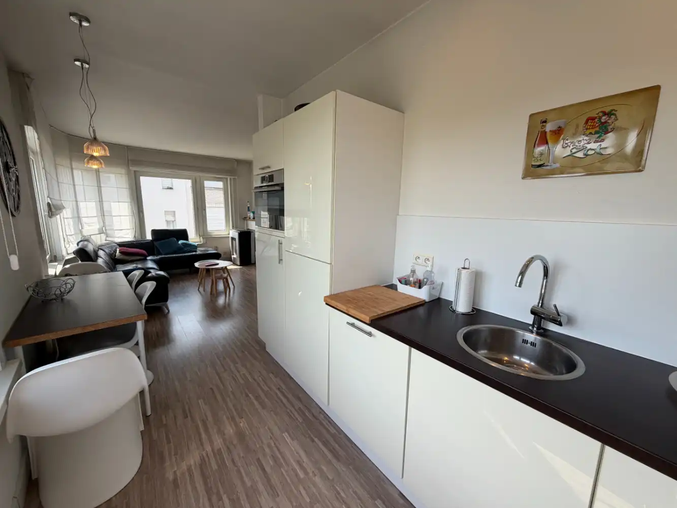 Instapklaar gemeubeld appartement met één slaapkamer. Gelegen op het tweede verdiep in een gebouw zonder lift. foto 8