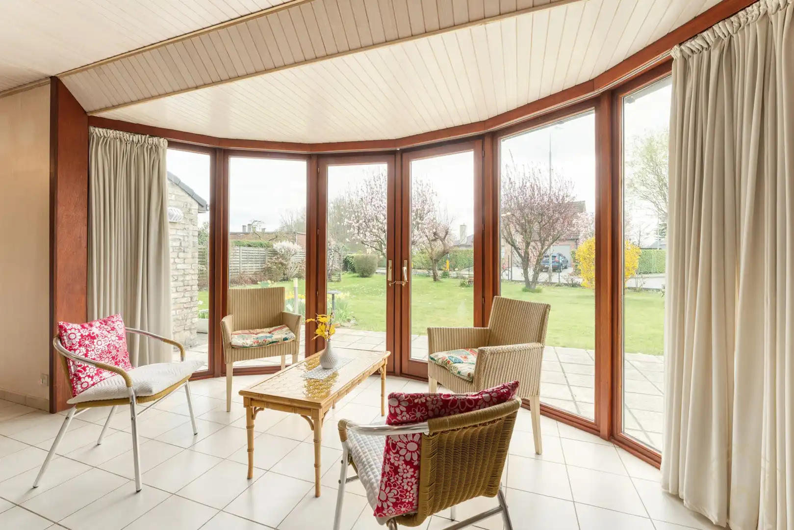 Vrijstaande woning met zonnige tuin en veel potentieel in rustige straat te Wevelgem foto 6