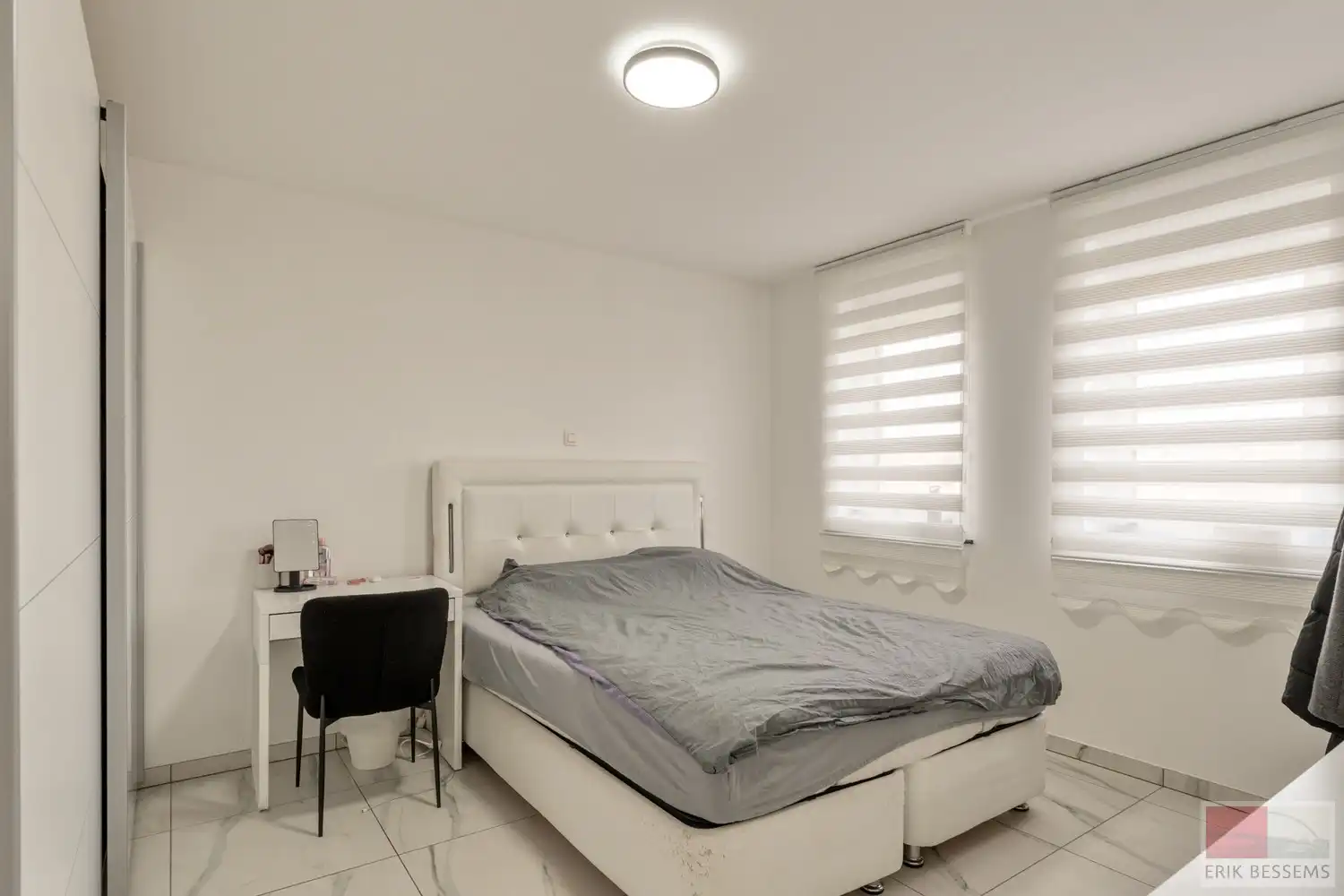 Prachtige en ruime woning met een woonoppervlakte van ca. 277 m², gebouwd in 2018 met vloerverwarming en voorzien van 5 volwaardige slaapkamers en 3 badkamers foto 23