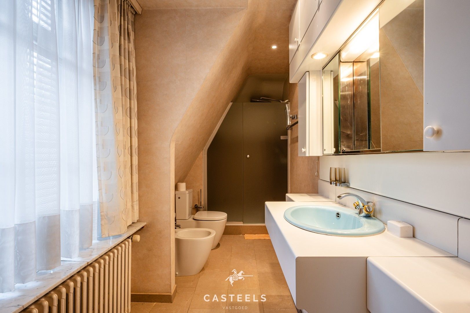 Karaktervolle villa met barokke charme en eindeloze mogelijkheden foto 22