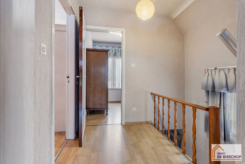 Te renoveren woning met 4 slaapkamers, zongerichte tuin en garage foto 10