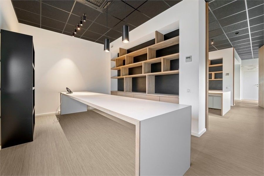 HANDELSPAND GELIJKVLOERS KANTOORRUIMTE IN SINT-TRUIDEN foto 15