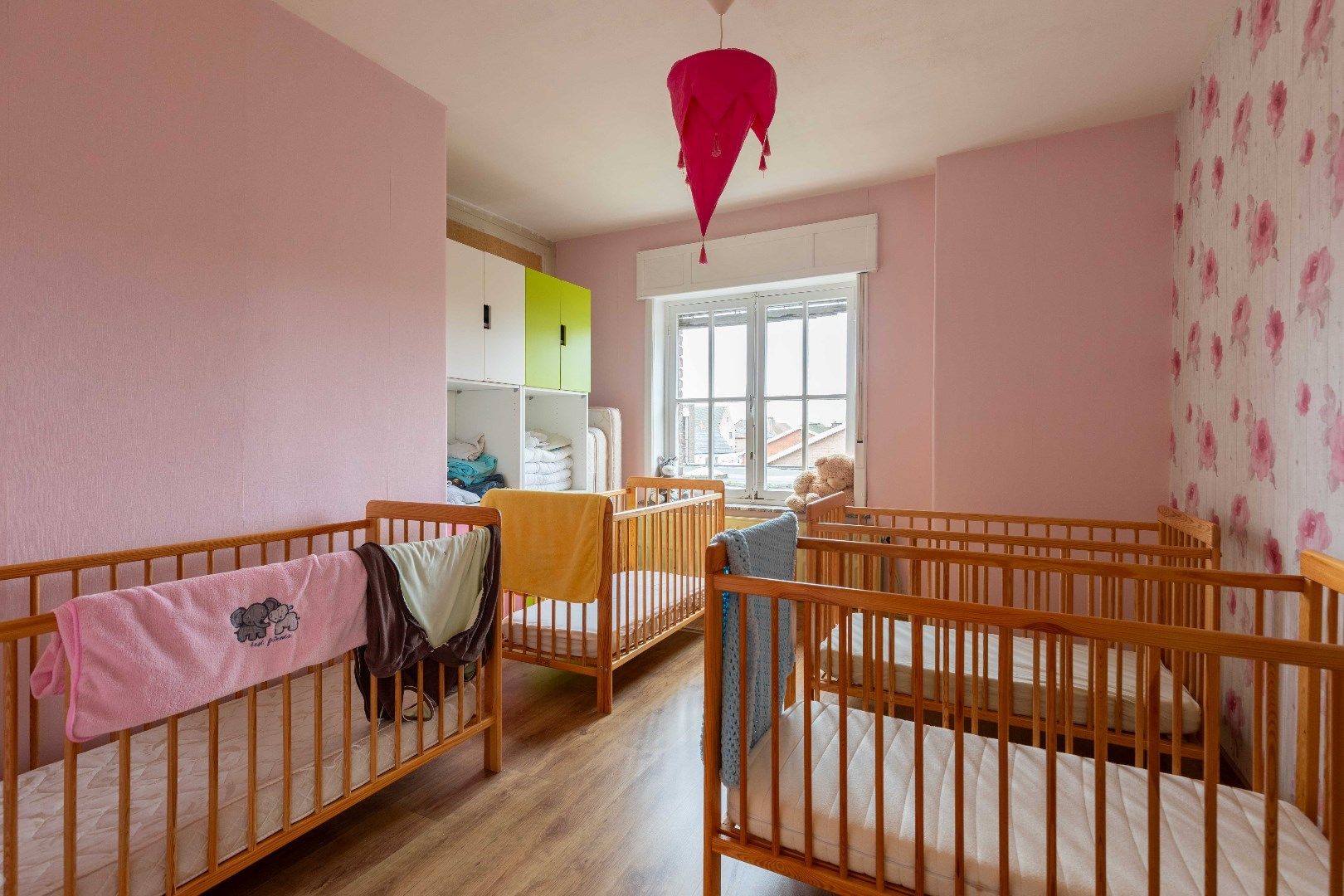 Verder te vernieuwen open bebouwing met mogelijkheid tot zes kamers, parking en tuin te Baliebrugge. foto 13