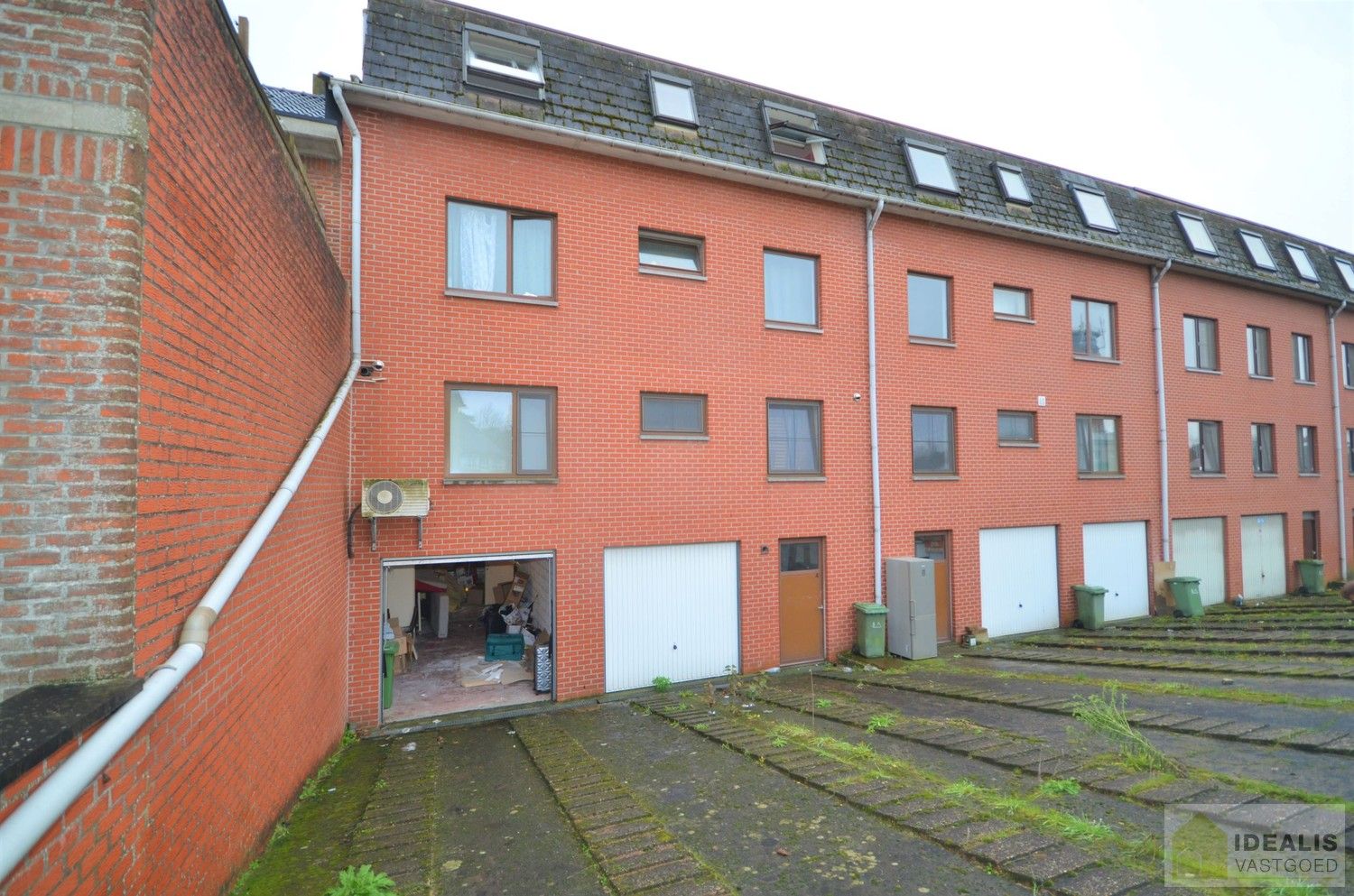 APPARTEMENT OP 2de  VERDIEP MET RUIM 80M² BEWOONBARE OPPERVLAKTE, 2 SLAAPKAMERS EN INPANDIGE GARAGE IN HET HARTJE VAN BOCHOLT foto 13