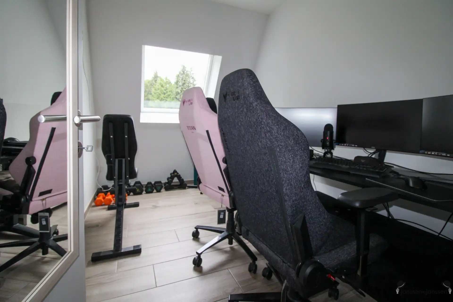 appartement op 2e verdieping met terras, autostaanplaats en berging foto 9