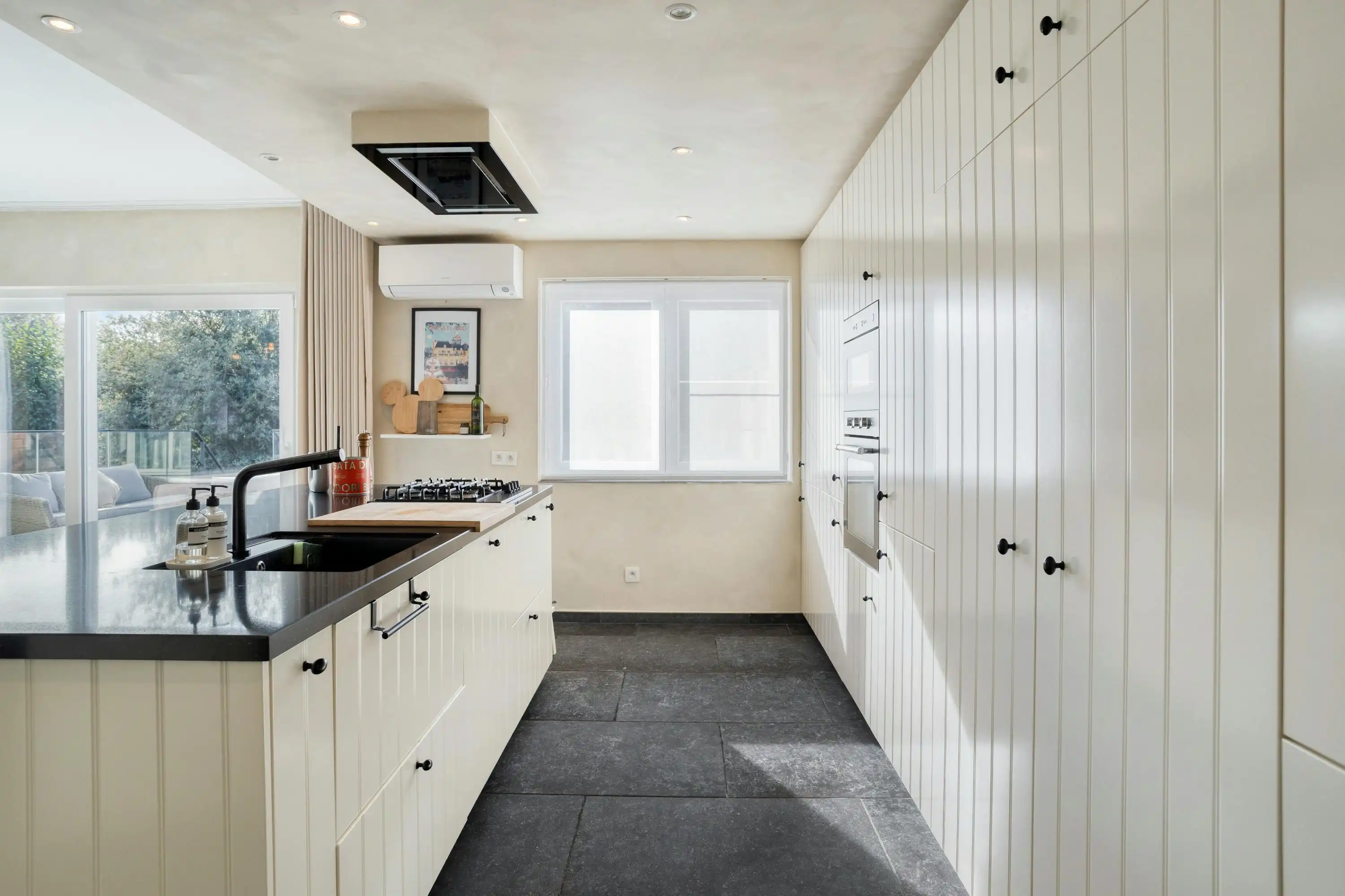 Ruime mooie woning met mogelijkheid tot handel (kapsalon) foto 4