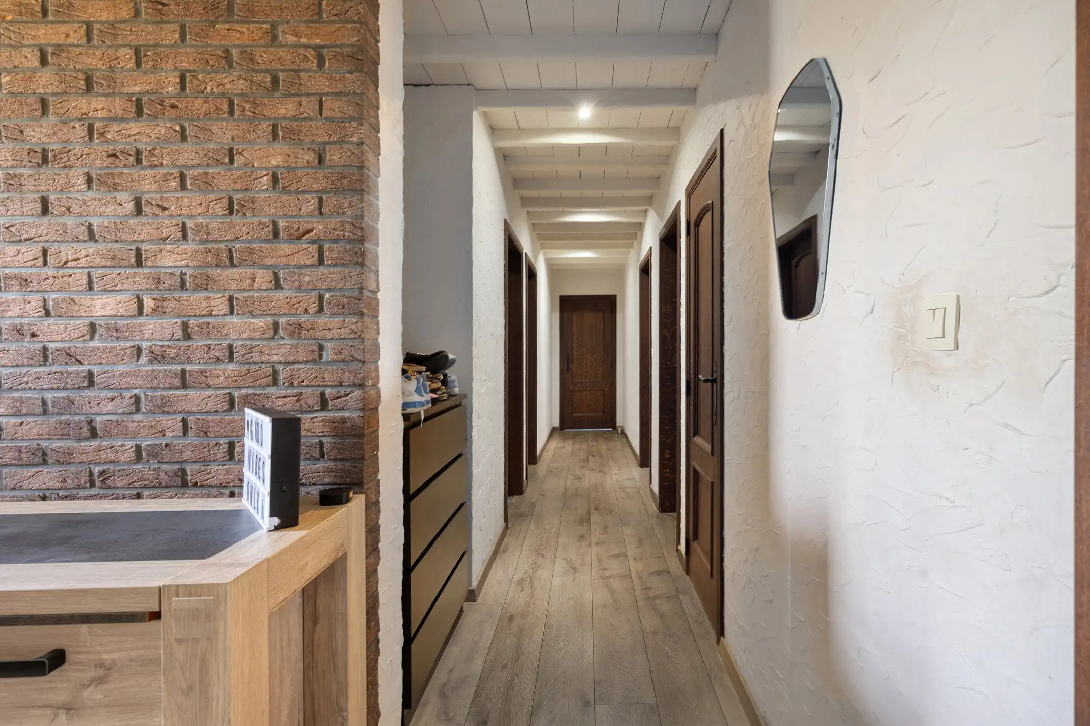 Ruime vrijstaande woning met potentieel foto 3