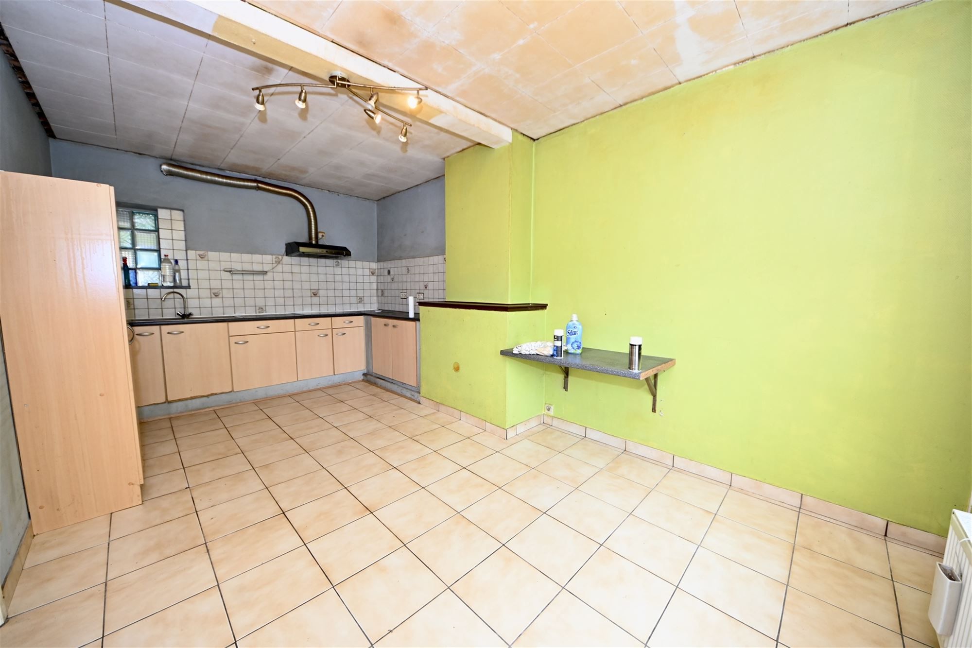 Te renoveren woning met 2 slaapkamers en tuin.  foto 6