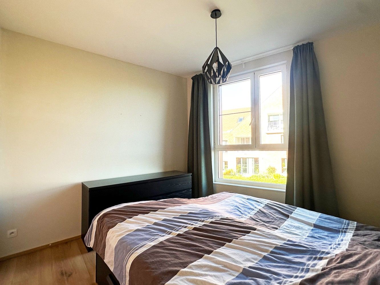 Modern appartement met 2 slaapkamers, aangenaam terras & autostaanplaats in Lier! foto 9