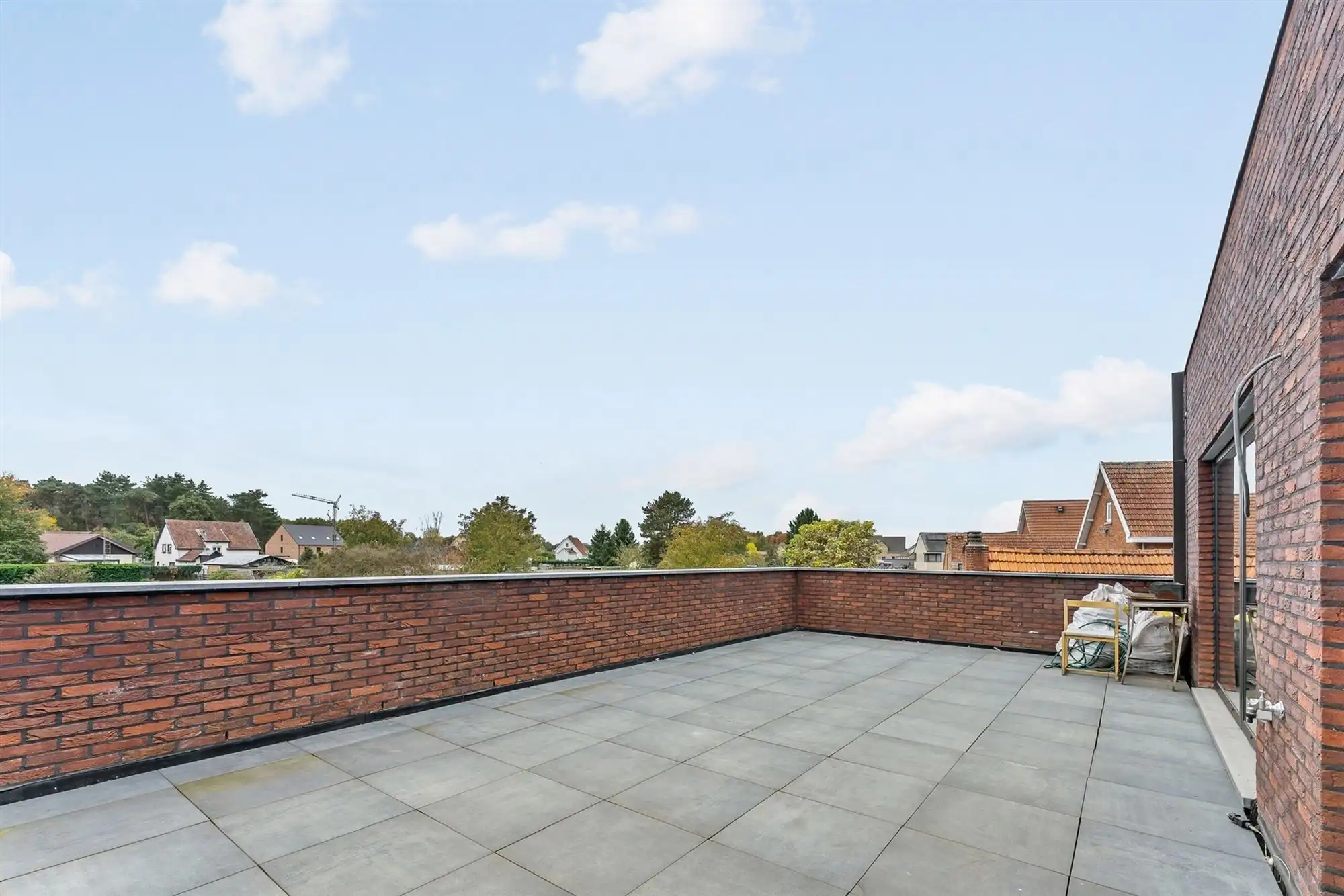 RUIM RECENT APPARTEMENT (2023) MET 2 SLAAPKAMERS TE KORSPEL foto 25