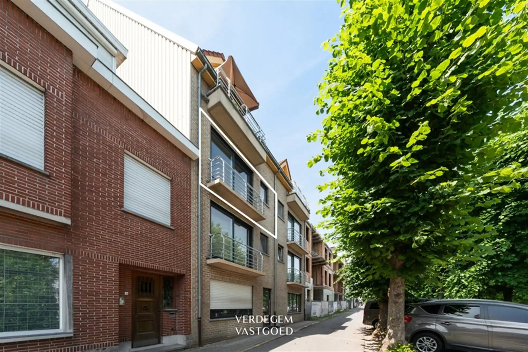 Energiezuinig en gezellig appartement met 2 slaapkamers en garage op de mooie Lindenlaan foto {{pictureIndex}}