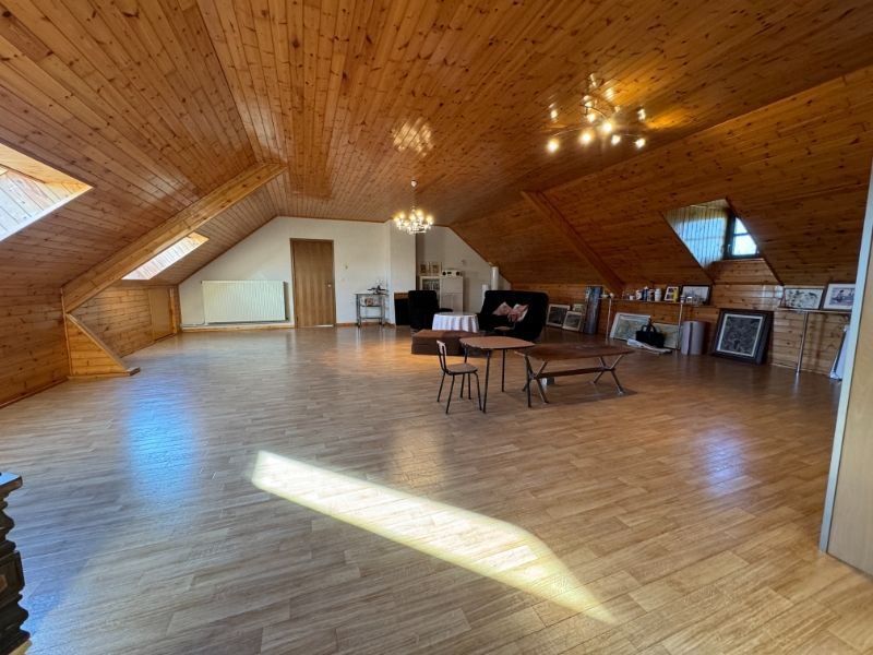 Riante hoeve op zonnig perceel 1530m²! foto 11