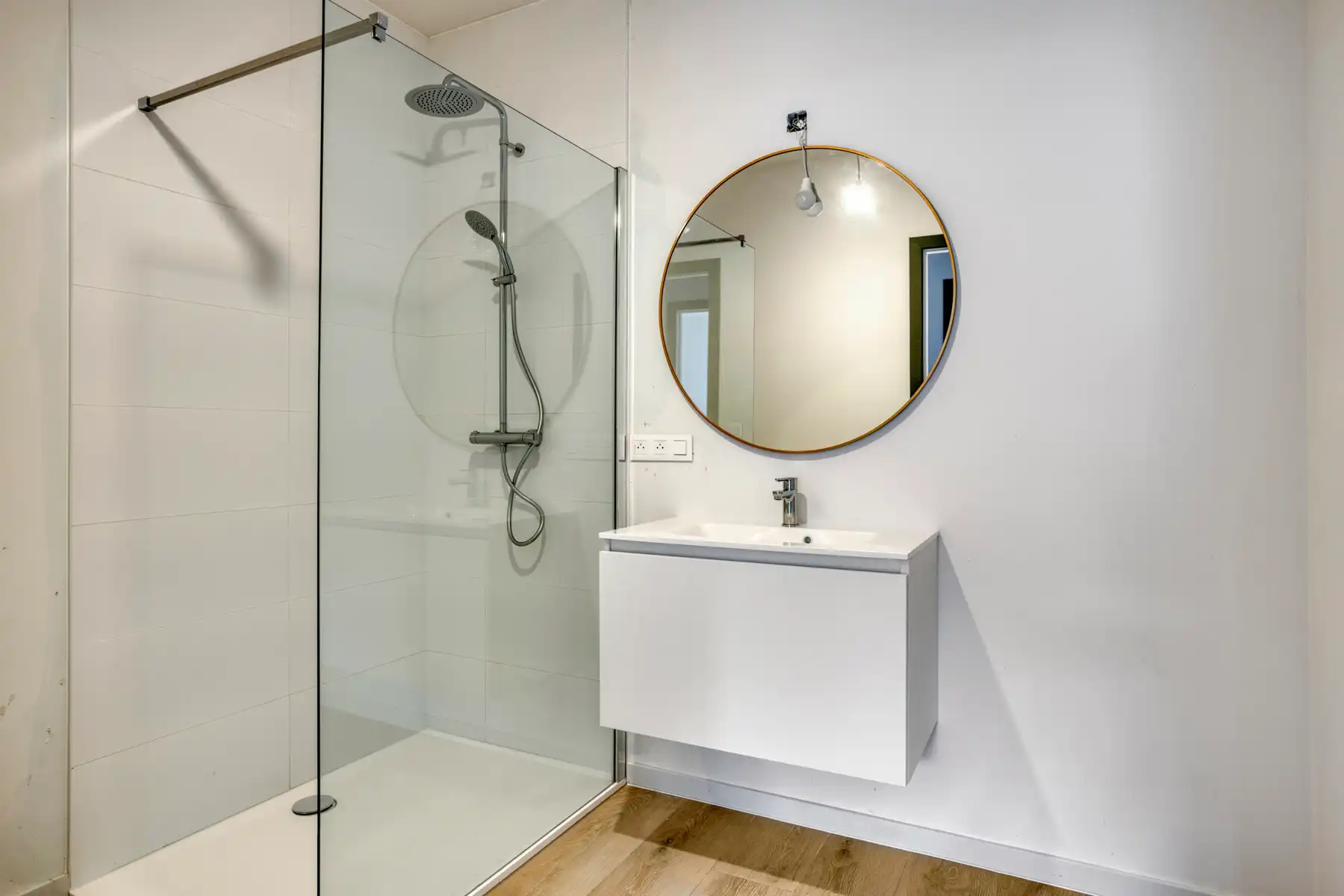 Stijlvol 2-slaapkamerappartement nabij De Schorre! foto 8