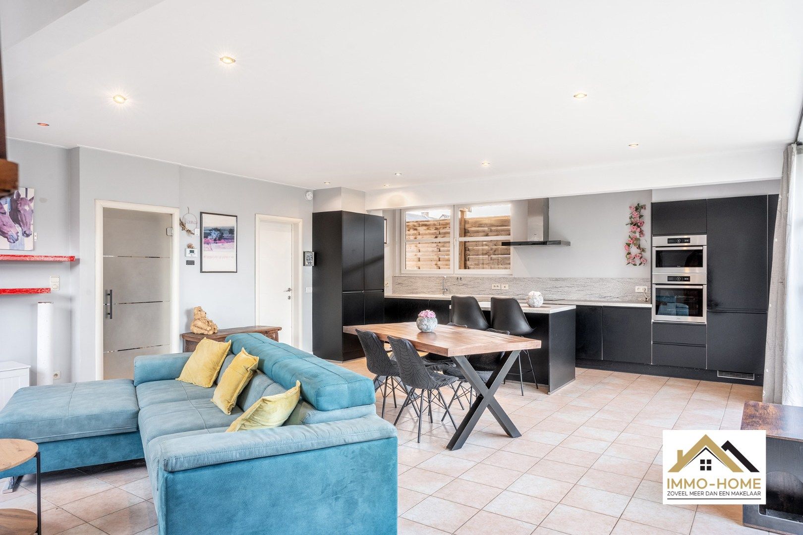 Instapklare woning met bureau/ winkelruimte  foto 6