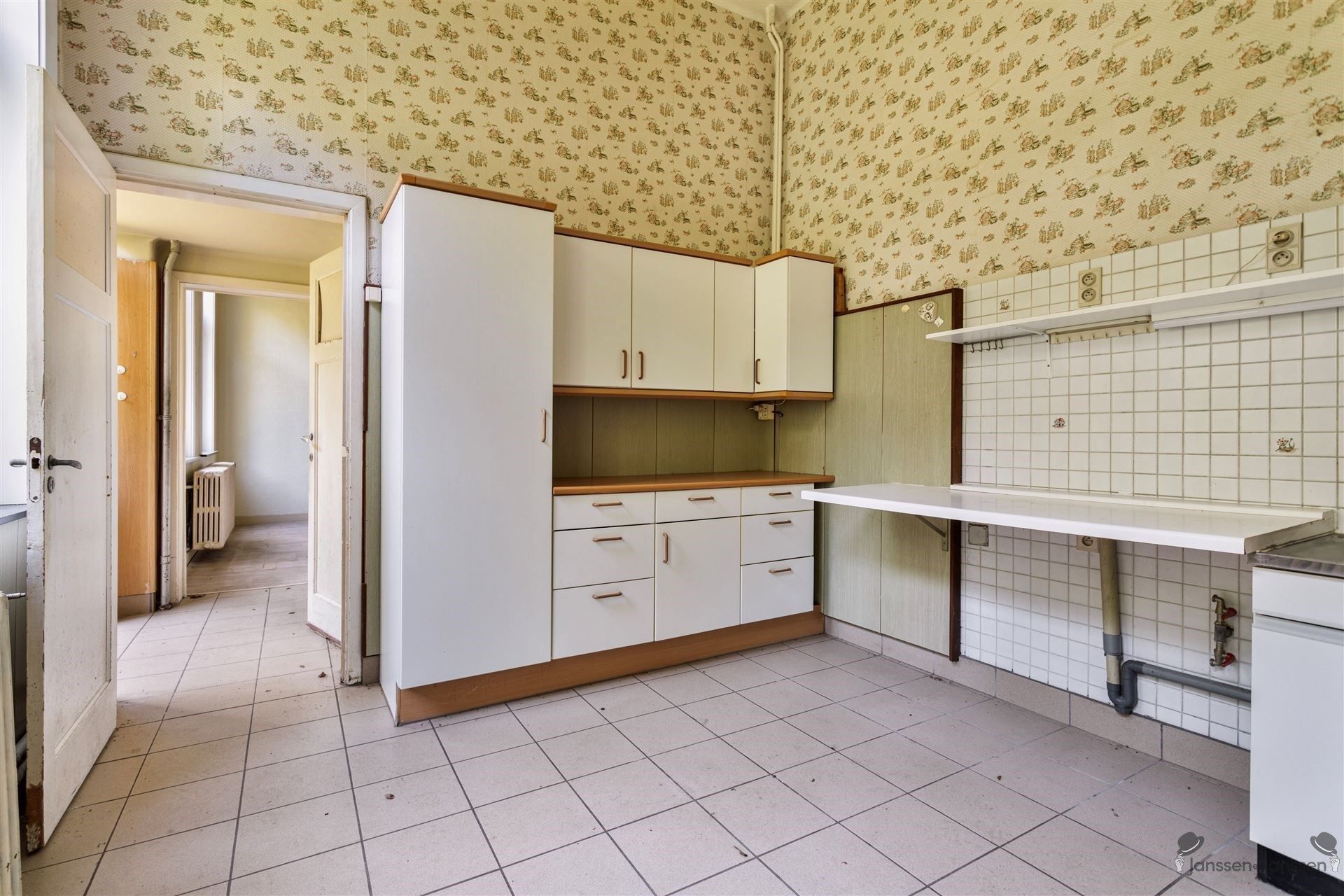 Uniek te renoveren herenhuis met 6 slaapkamers te Leopoldsburg centrum foto 11