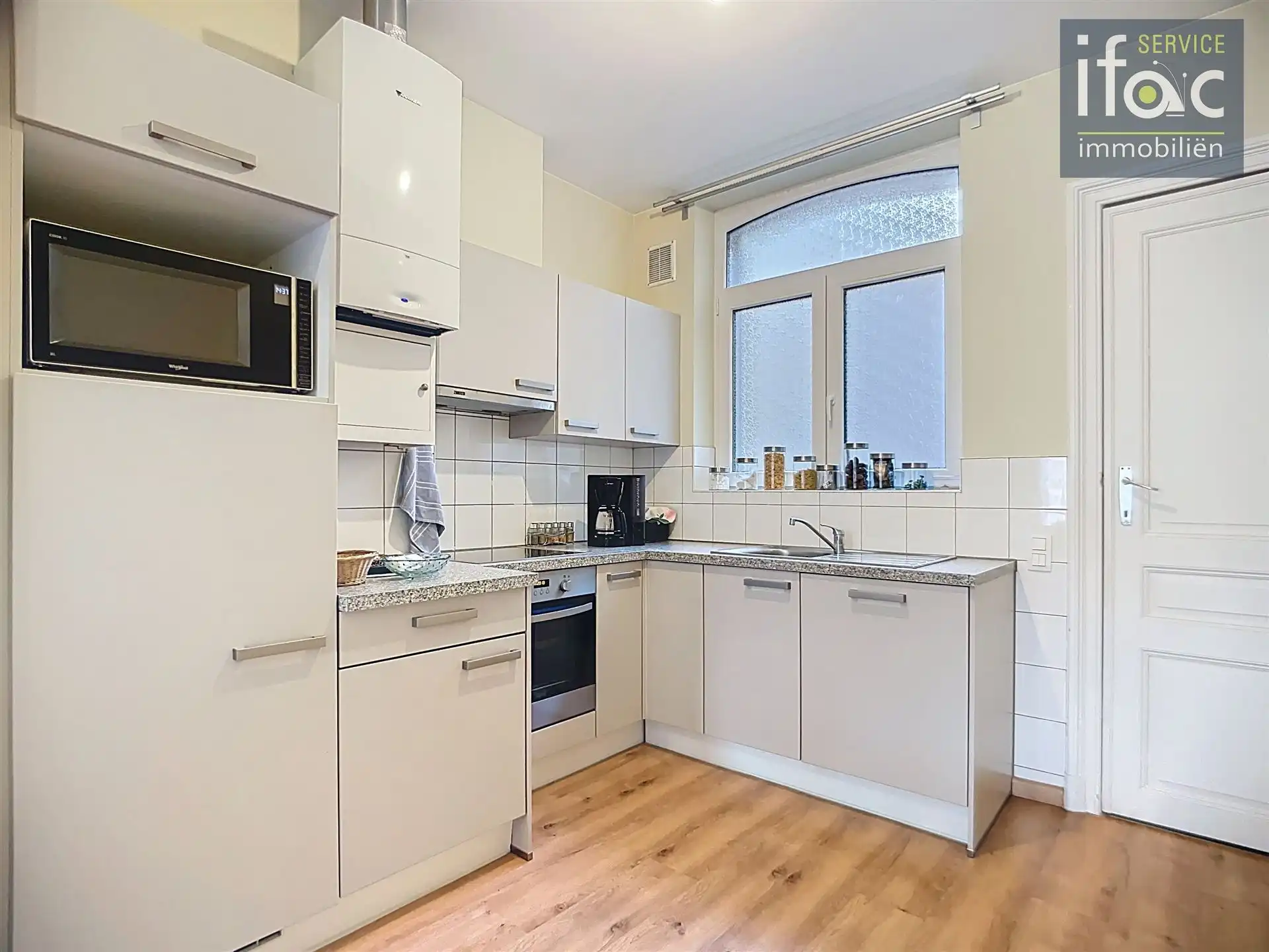 Geweldig één slaapkamer appartement in Schaarbeek foto 9